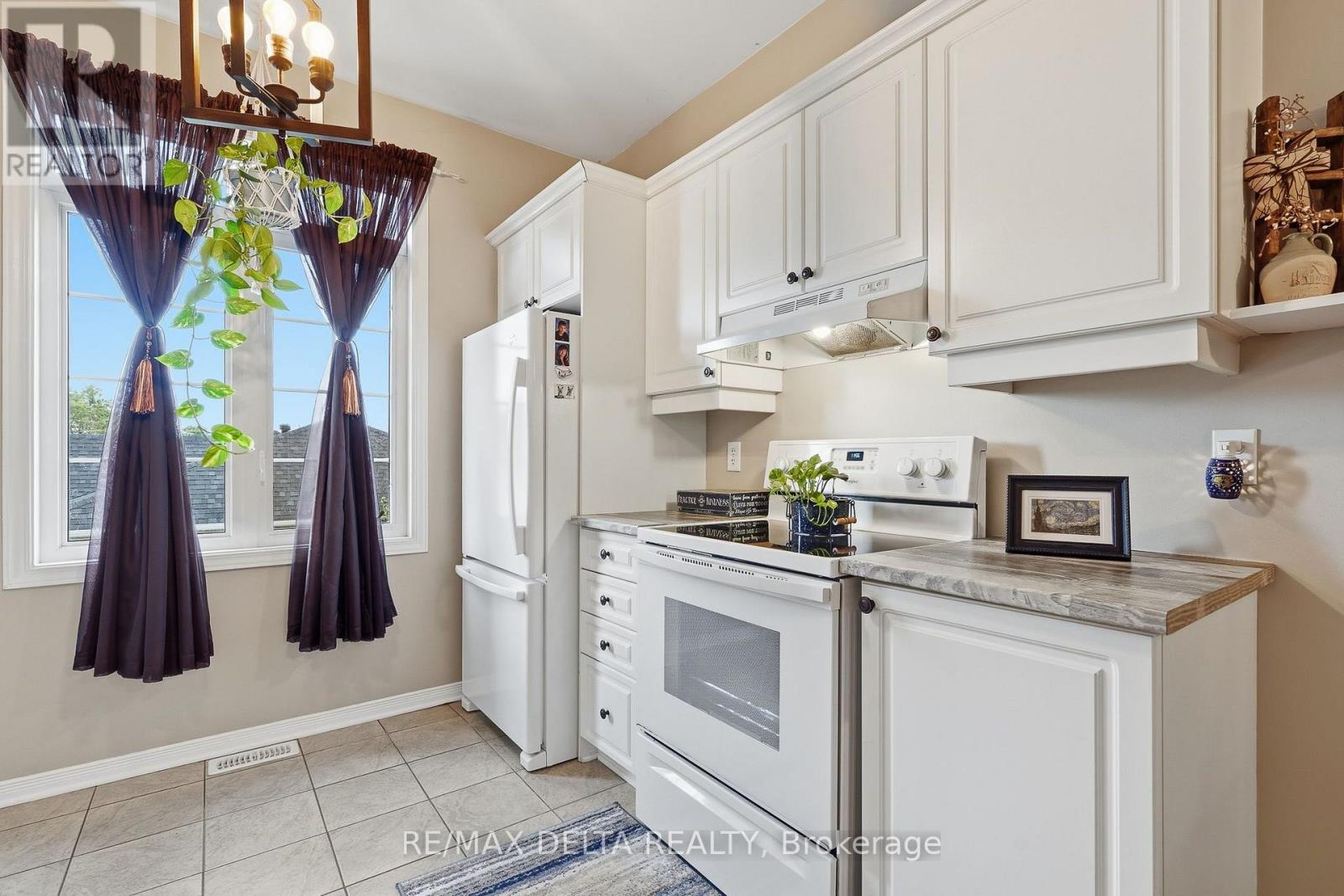 1667 MANON STREET - Image 17