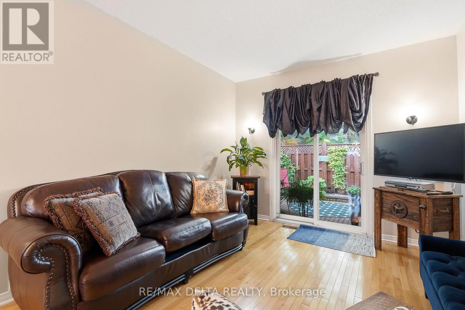 1667 MANON STREET - Image 9