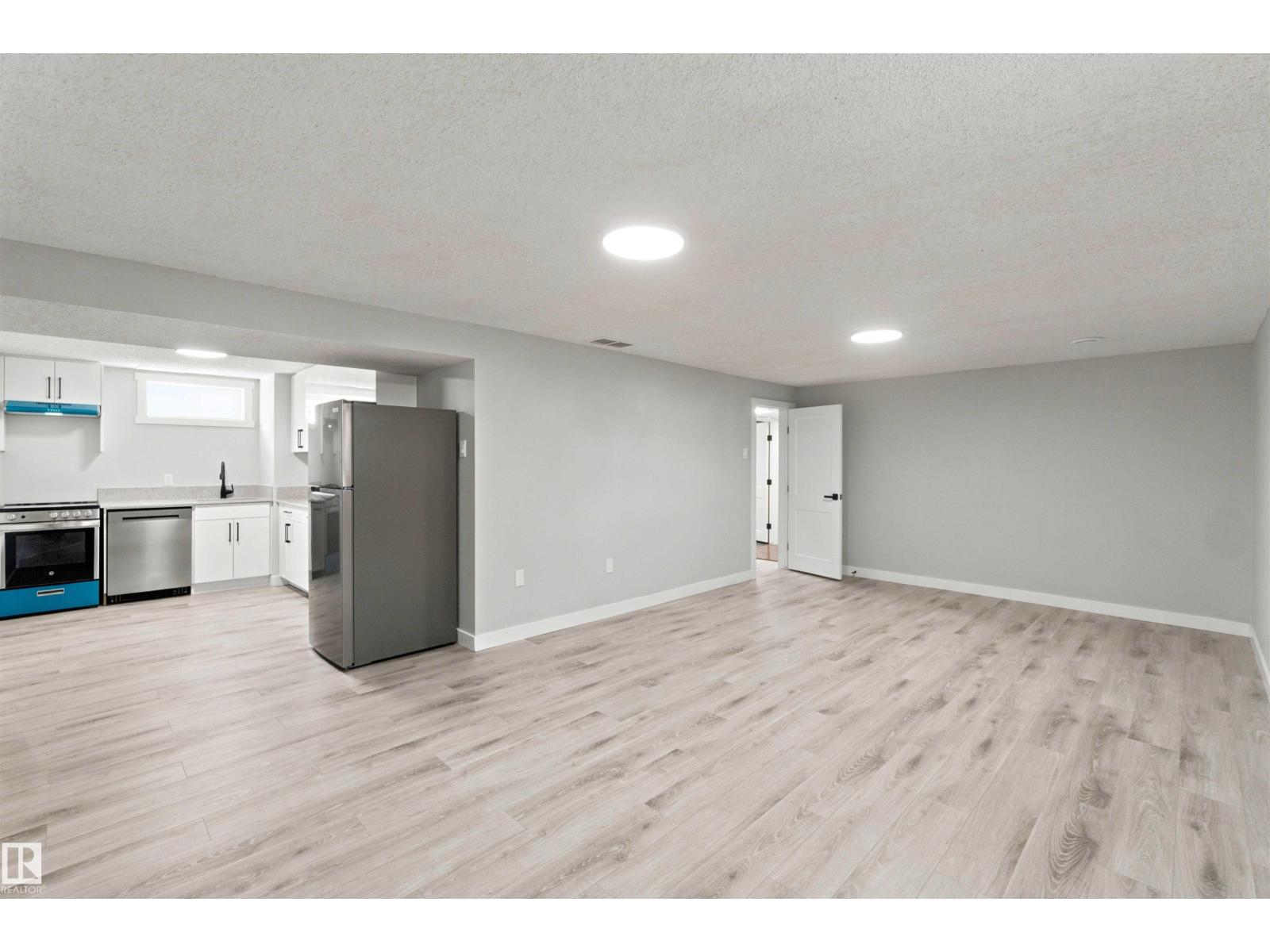 4129 134A AV NW - Image 31