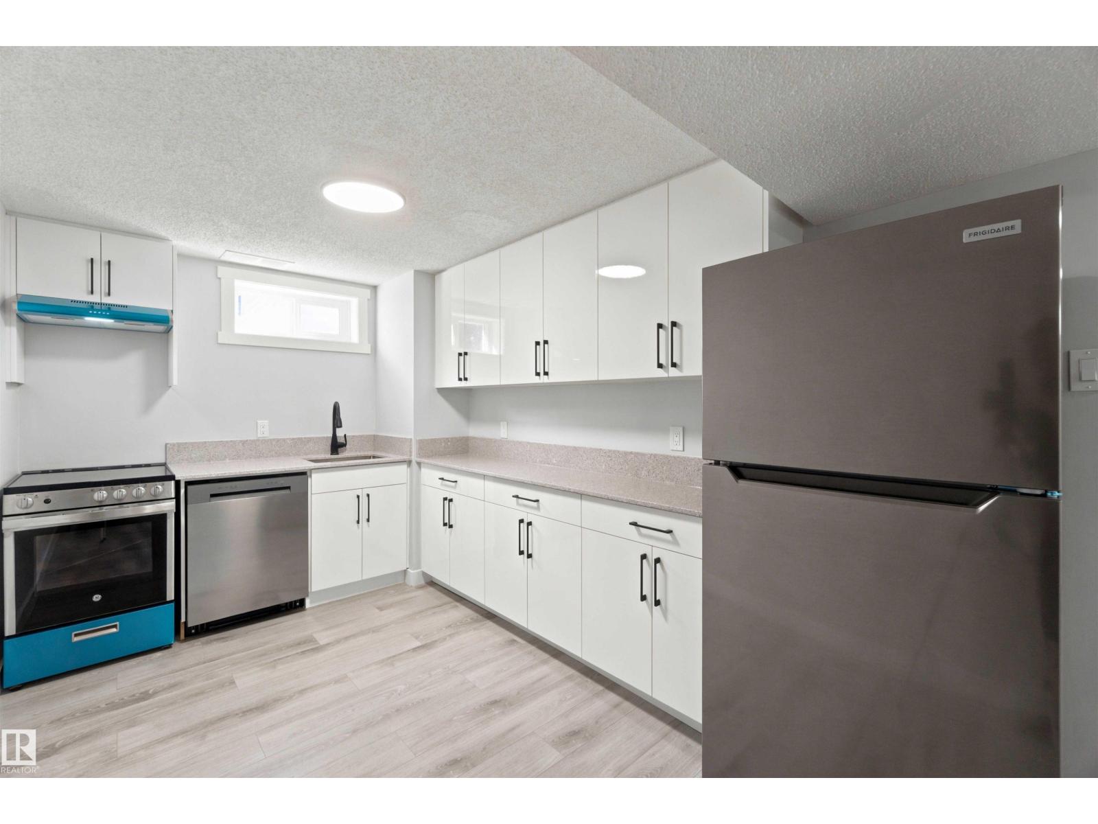4129 134A AV NW - 33