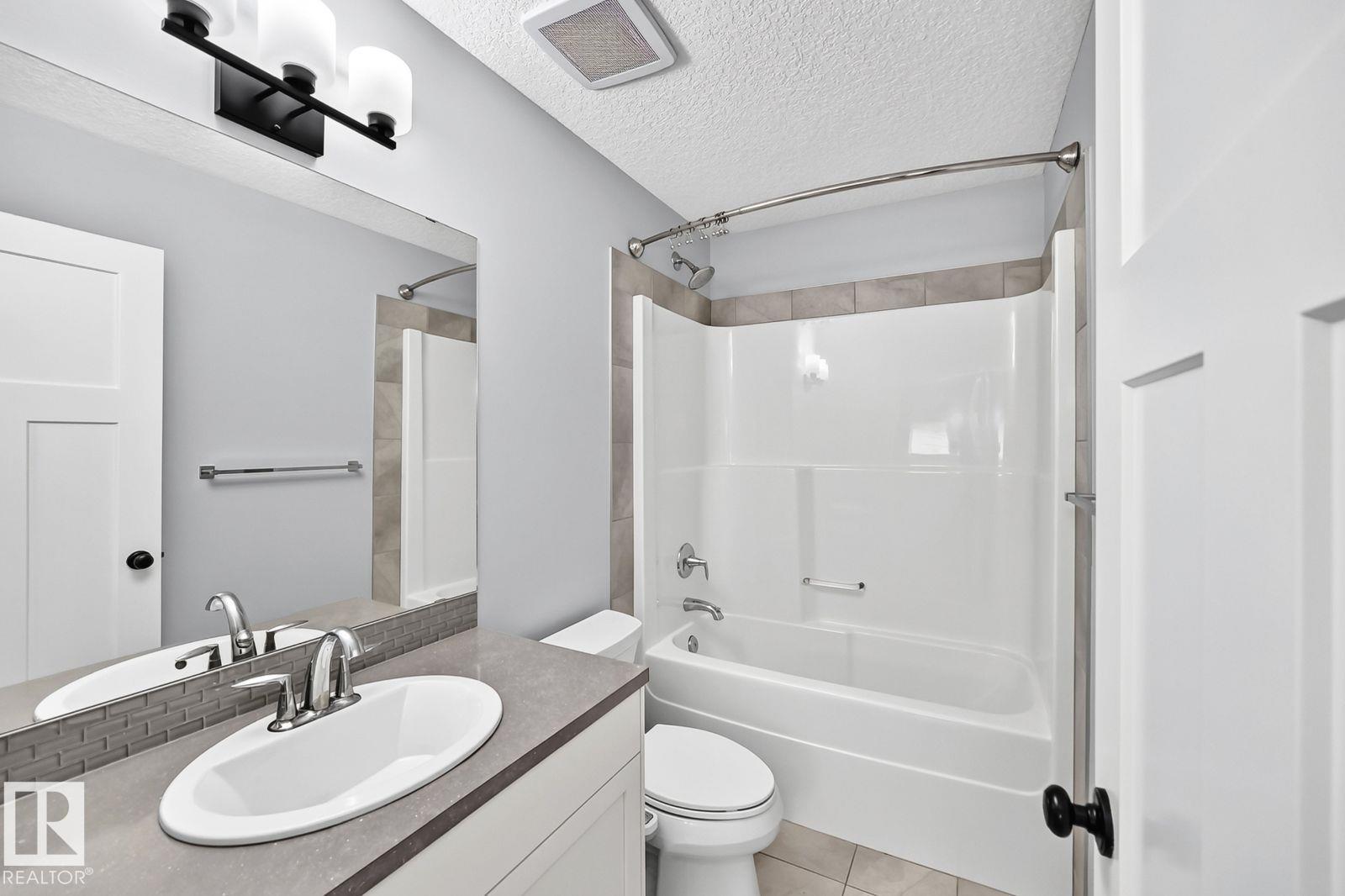 1112 176 ST SW - 45