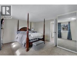 174 Woodmont Terrace Sw, Calgary, AB T2W4Z4 Photo 15