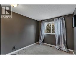 174 Woodmont Terrace Sw, Calgary, AB T2W4Z4 Photo 12