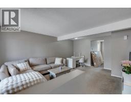 174 Woodmont Terrace Sw, Calgary, AB T2W4Z4 Photo 9