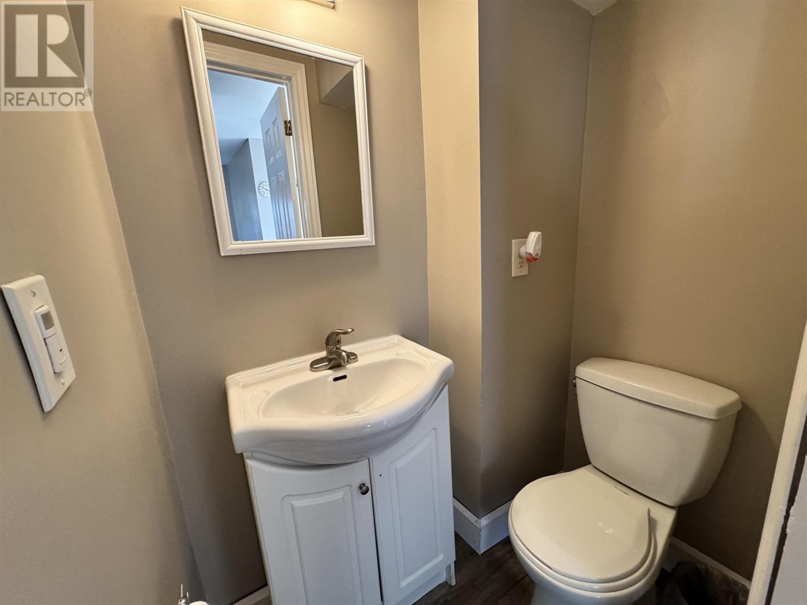 73 Lansdowne ST - 16