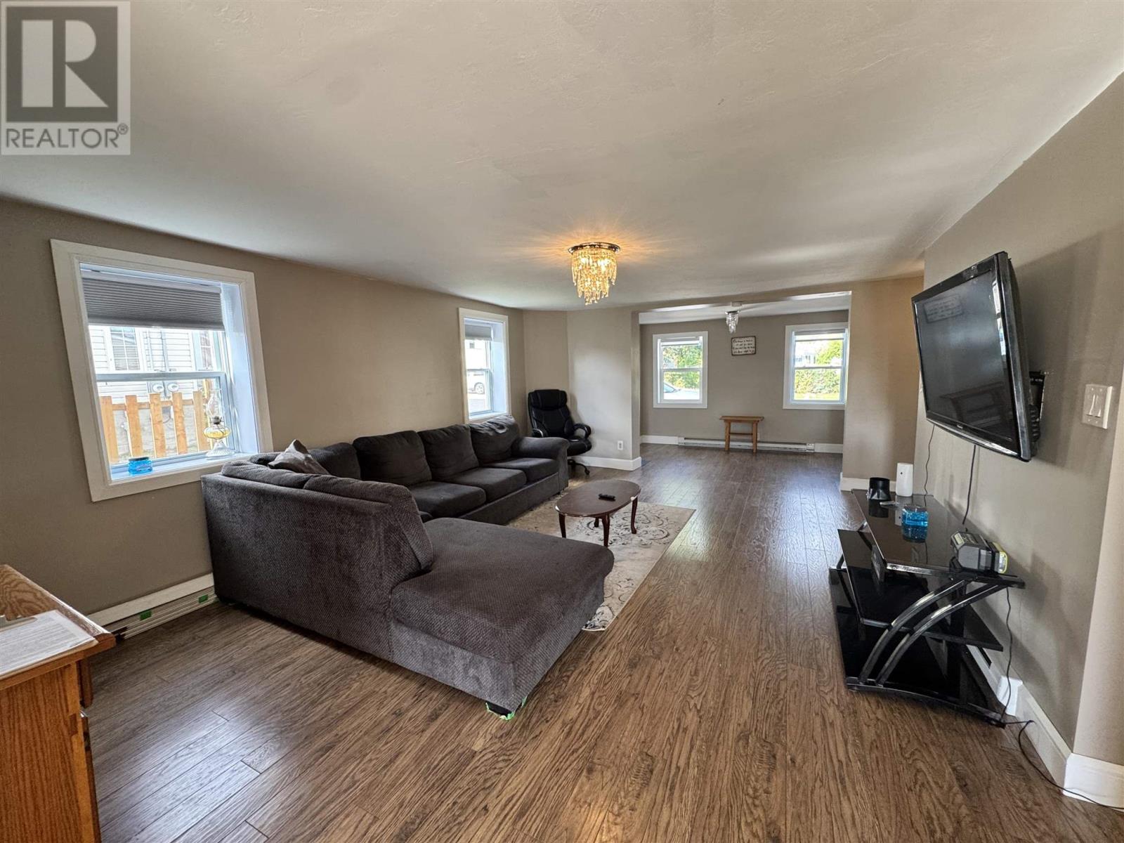 73 Lansdowne ST - 3