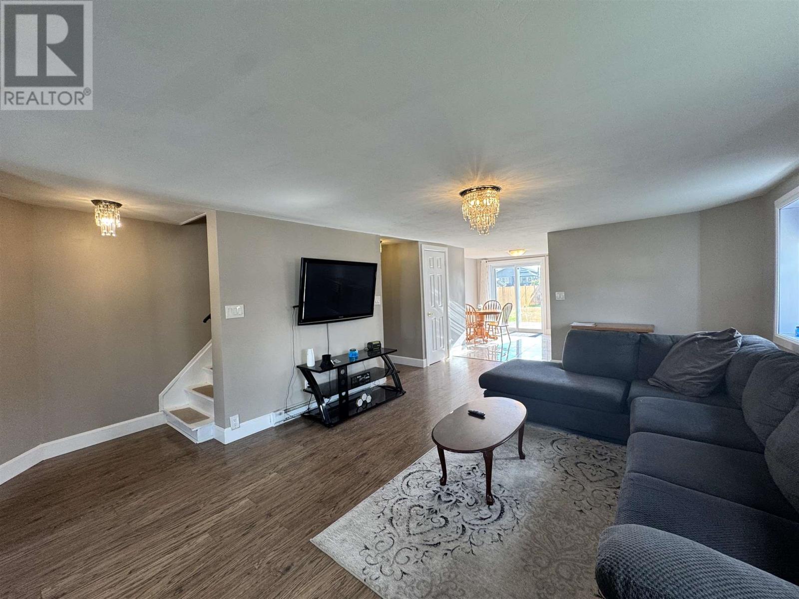 73 Lansdowne ST - 4
