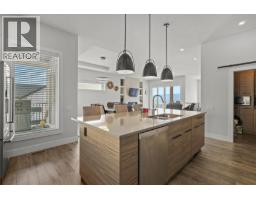 695 Deans Drive, Kelowna, BC V1P1A1 Photo 22