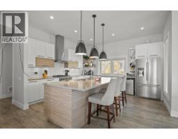 695 Deans Drive, Kelowna, BC V1P1A1 Photo 27