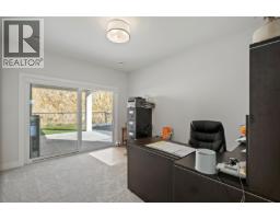 695 Deans Drive, Kelowna, BC V1P1A1 Photo 45