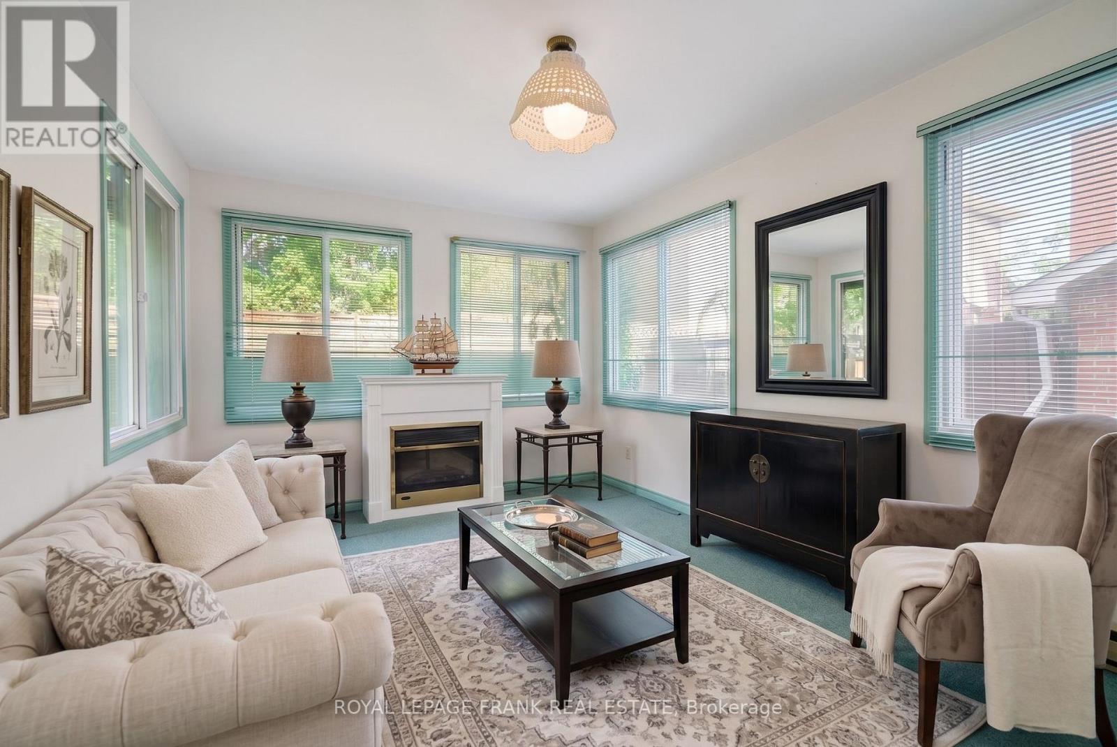 76 BOND STREET W - Image 31