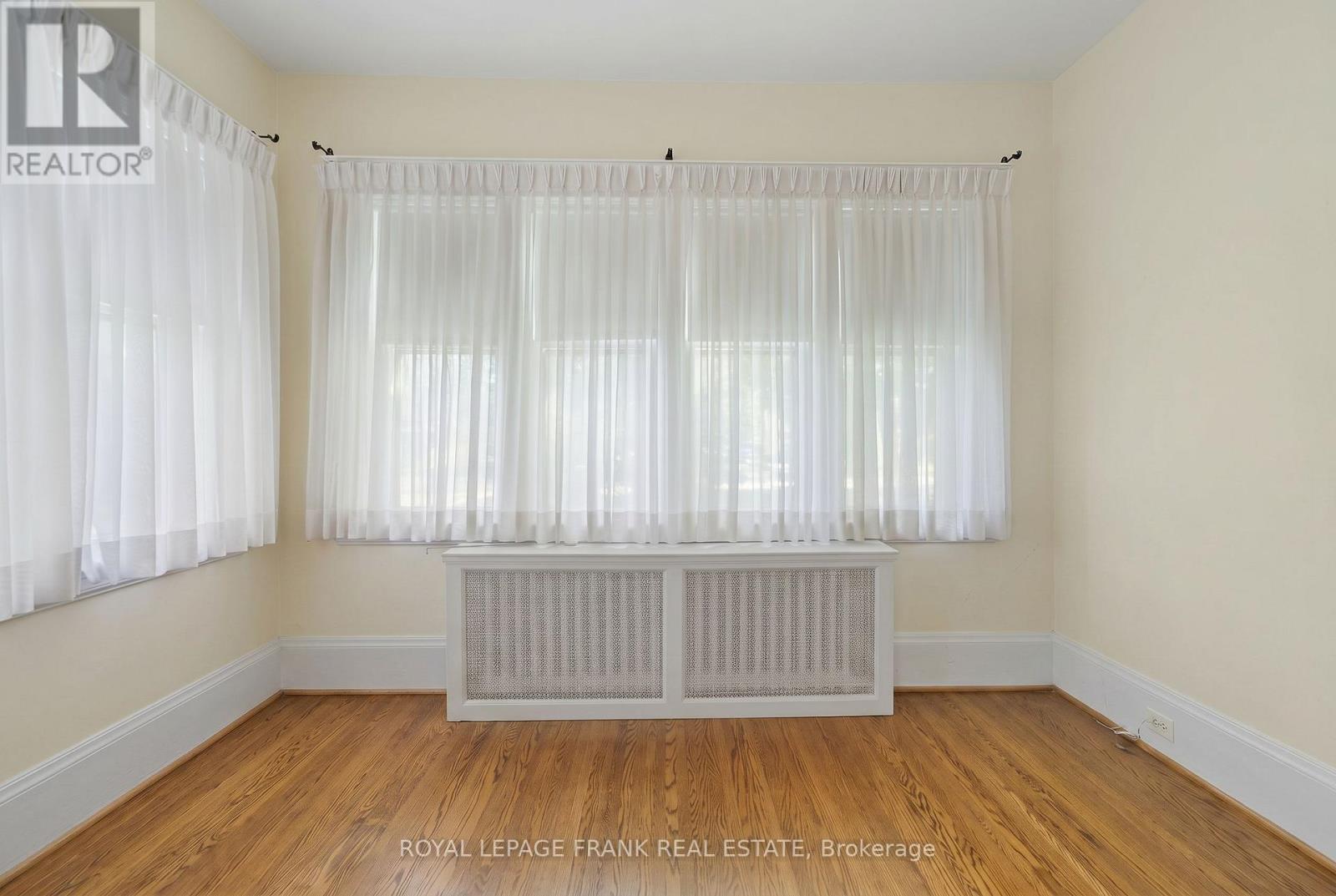 76 BOND STREET W - Image 6