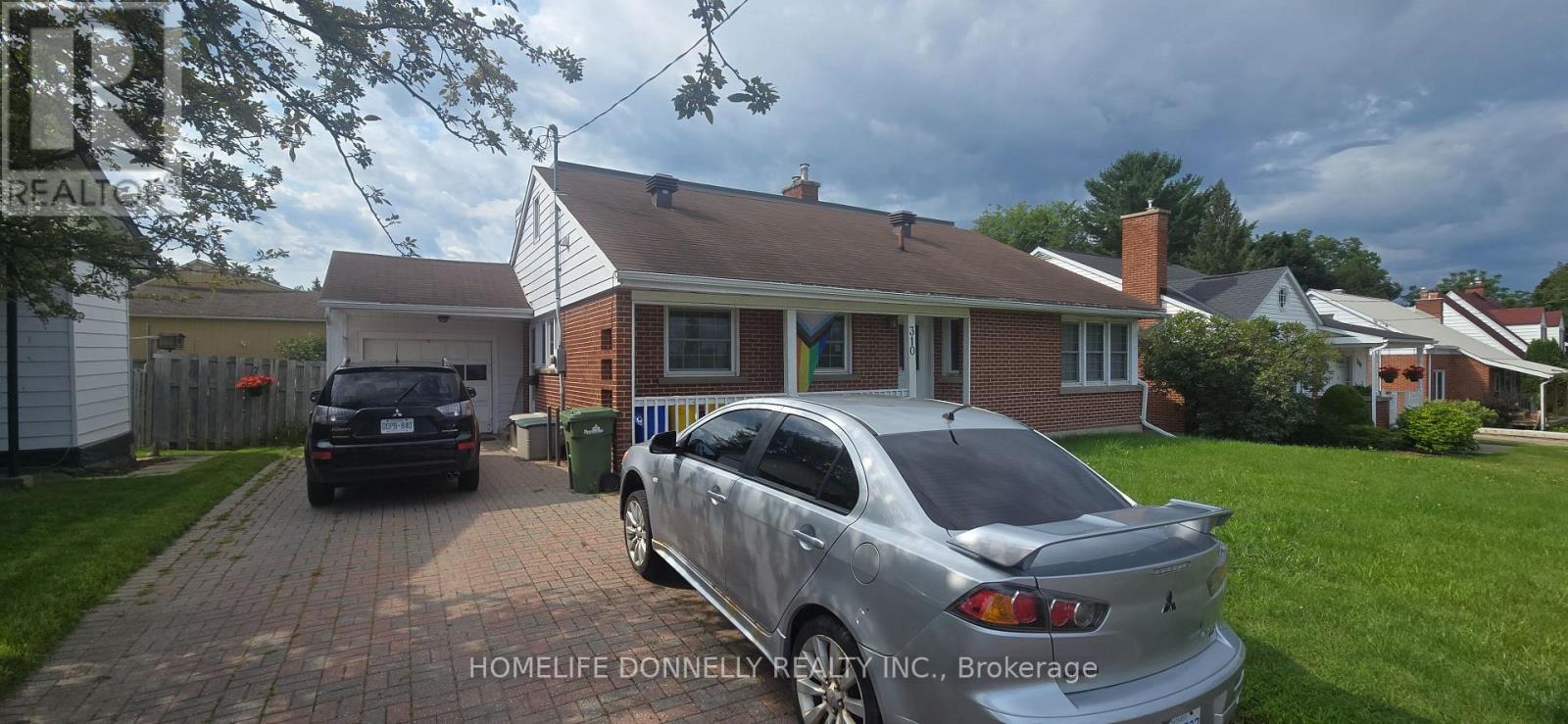 5 Bed, 6 Bath House for Sale in Pembroke – 310 DICKSON STREET, Pembroke – MLS# X13689034 - Image 2
