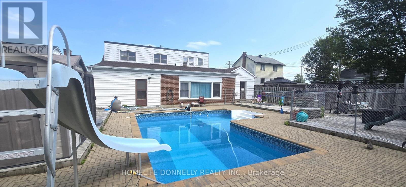 5 Bed, 6 Bath House for Sale in Pembroke – 310 DICKSON STREET, Pembroke – MLS# X13689034 - Image 4