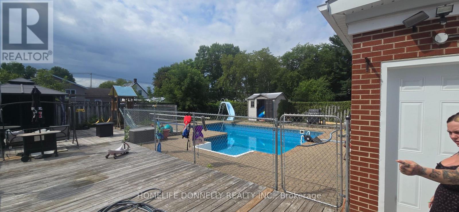 5 Bed, 6 Bath House for Sale in Pembroke – 310 DICKSON STREET, Pembroke – MLS# X13689034 - Image 6