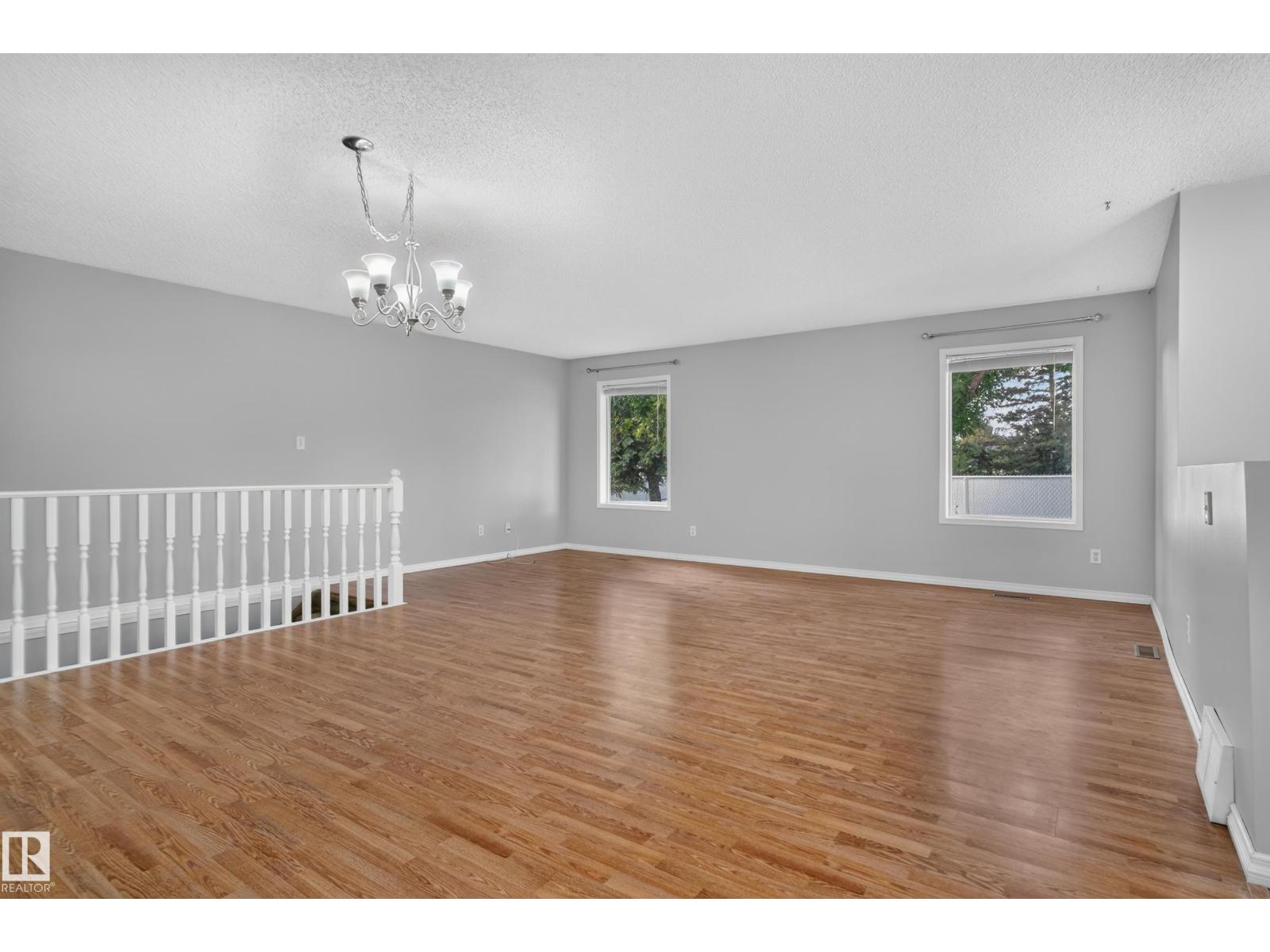 8146 27 AV NW - 31