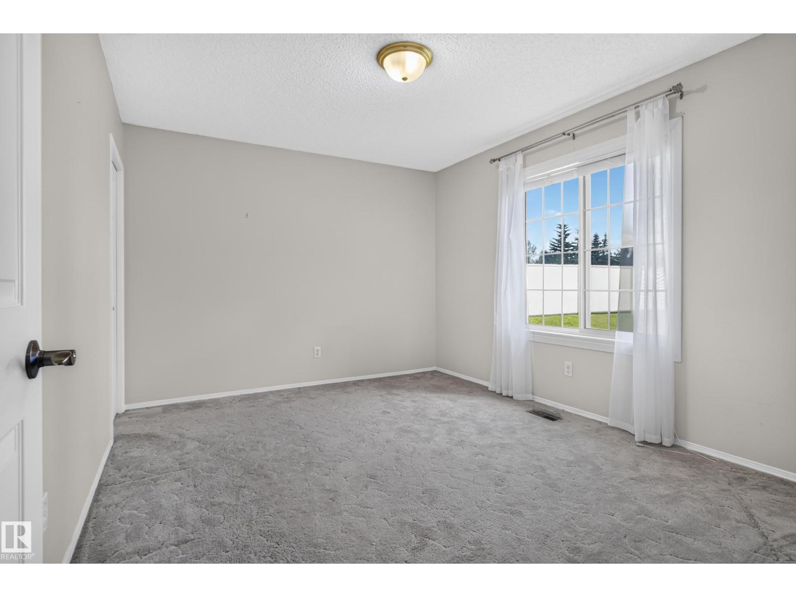 8146 27 AV NW - 25