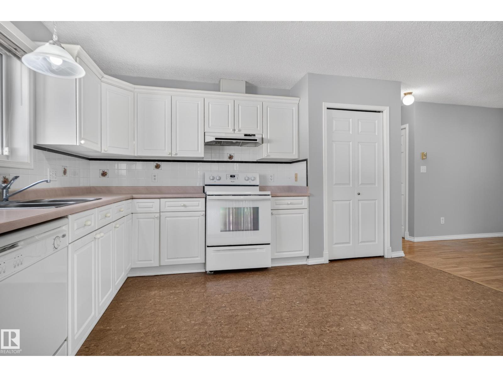 8146 27 AV NW - Image 37