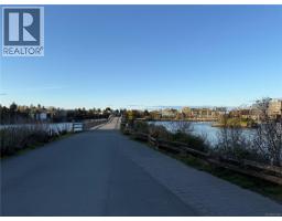 5 1035 Russell St, Victoria, BC V9A3Y2 Photo 14