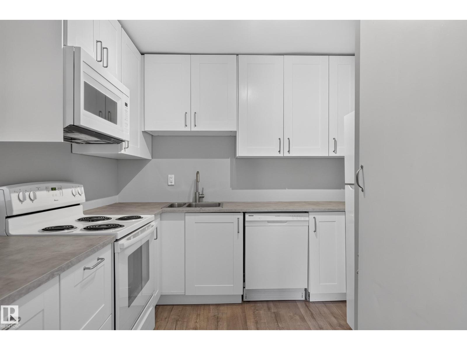 14557 121 ST NW - 18