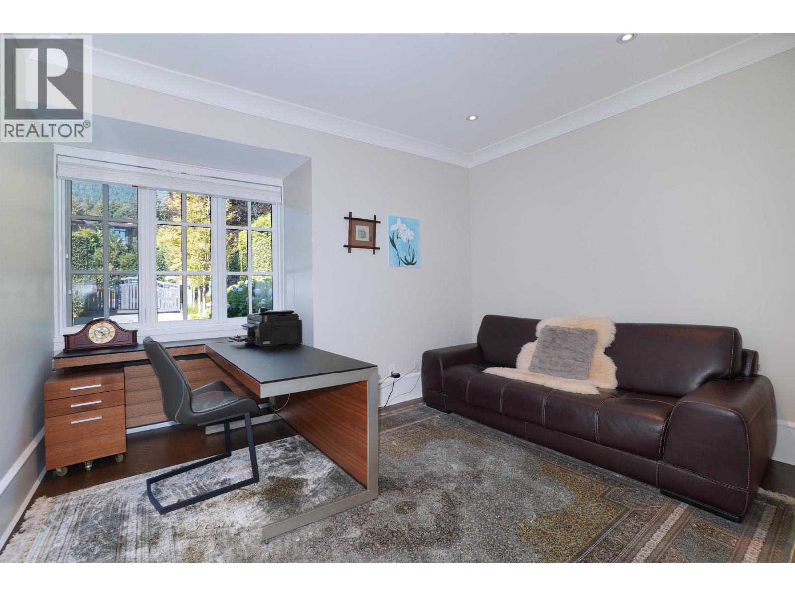 2920 MATHERS AVENUE, West Vancouver