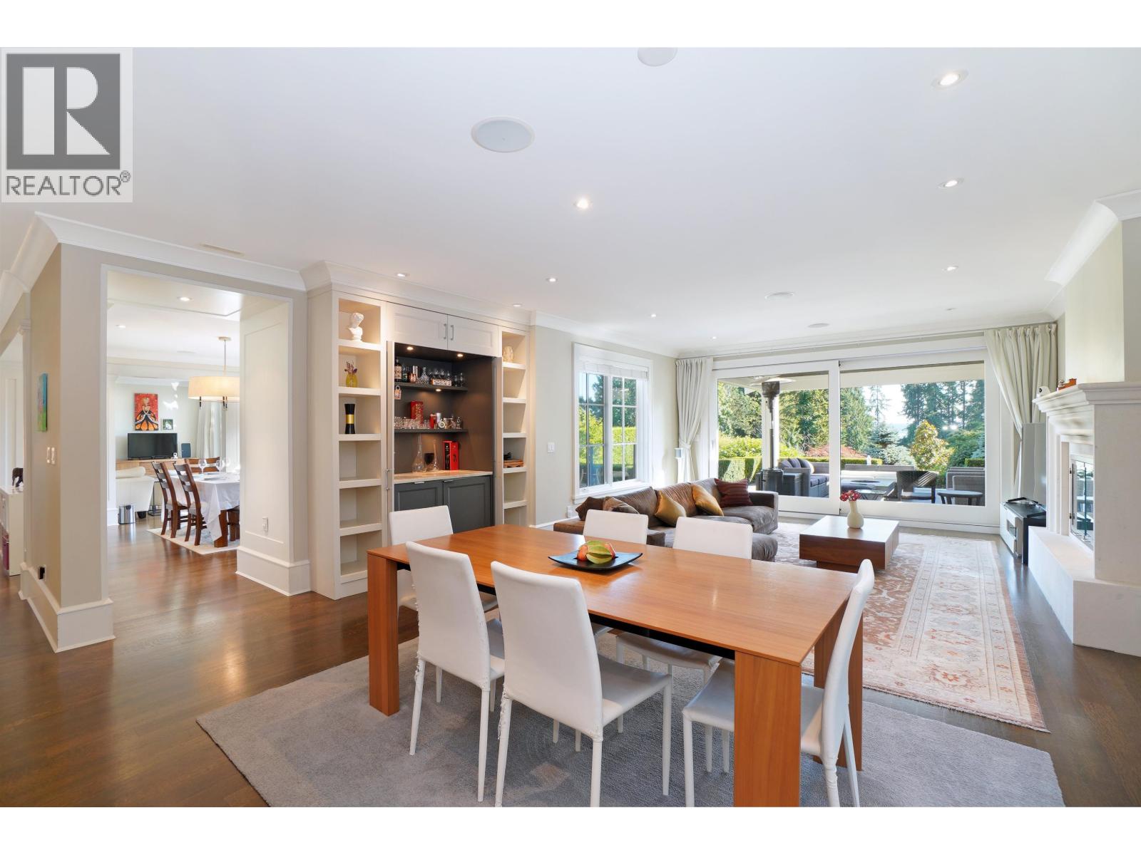 2920 MATHERS AVENUE, West Vancouver