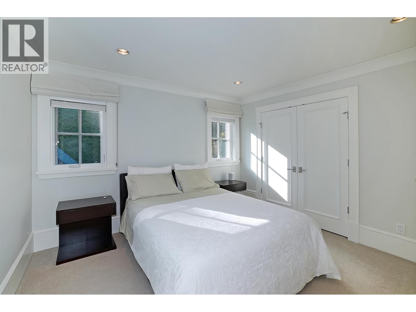 2920 MATHERS AVENUE, West Vancouver