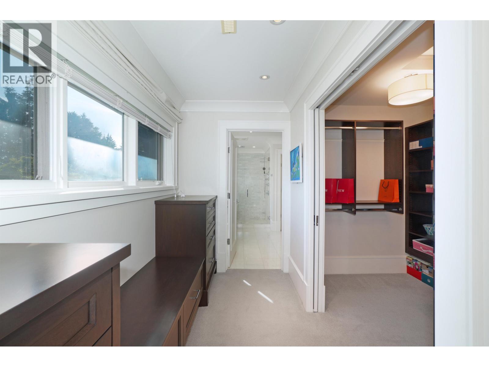 2920 MATHERS AVENUE, West Vancouver