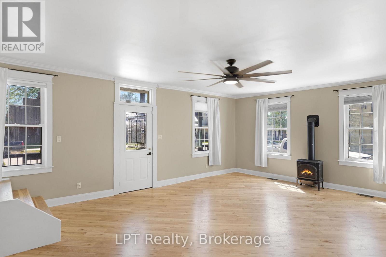 551 LOUISA STREET - Image 10