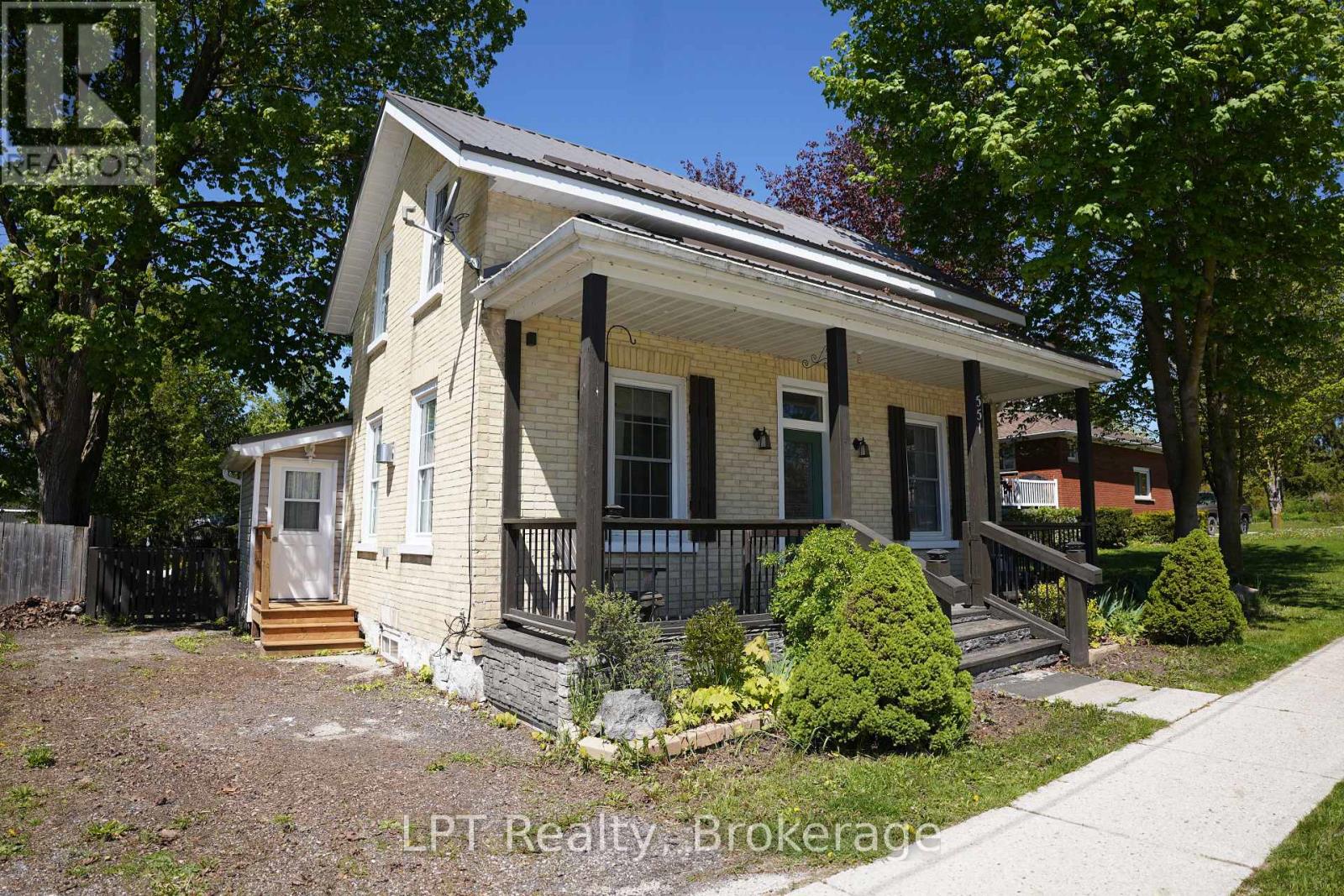 551 LOUISA STREET - 29