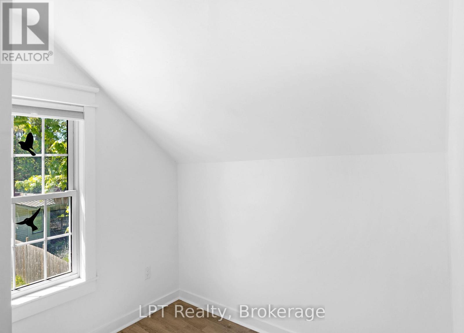 551 LOUISA STREET - Image 25