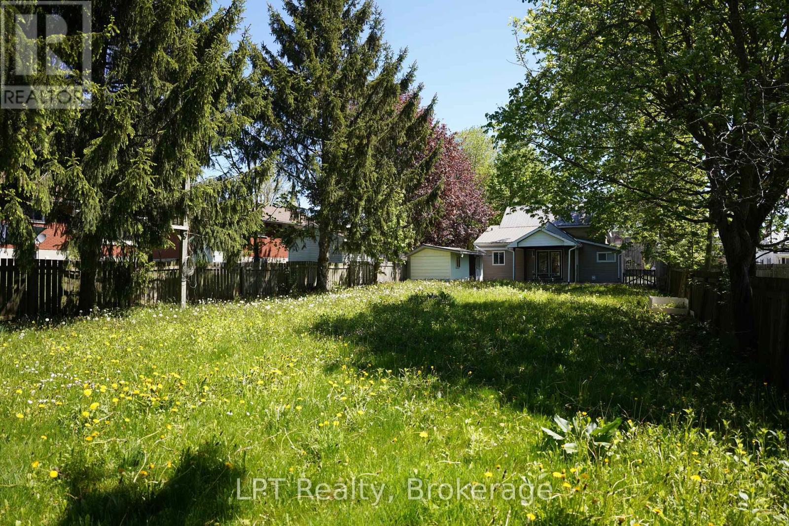 551 LOUISA STREET - Image 36