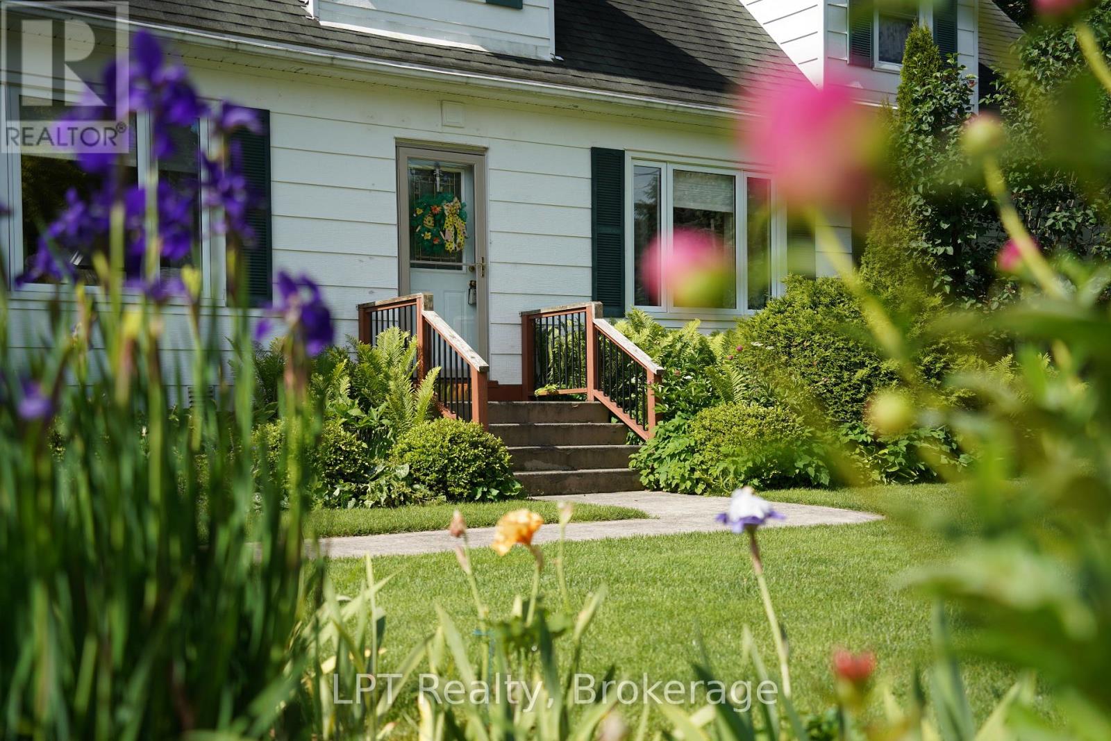 880 16TH STREET W - Image 11