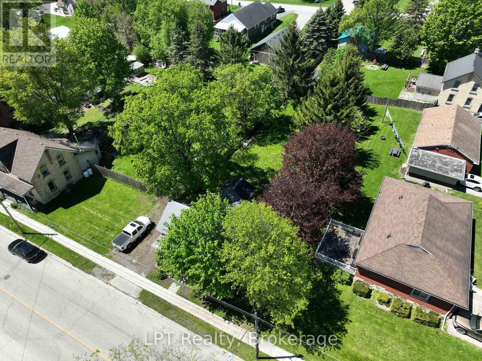 551 LOUISA STREET - Image 43