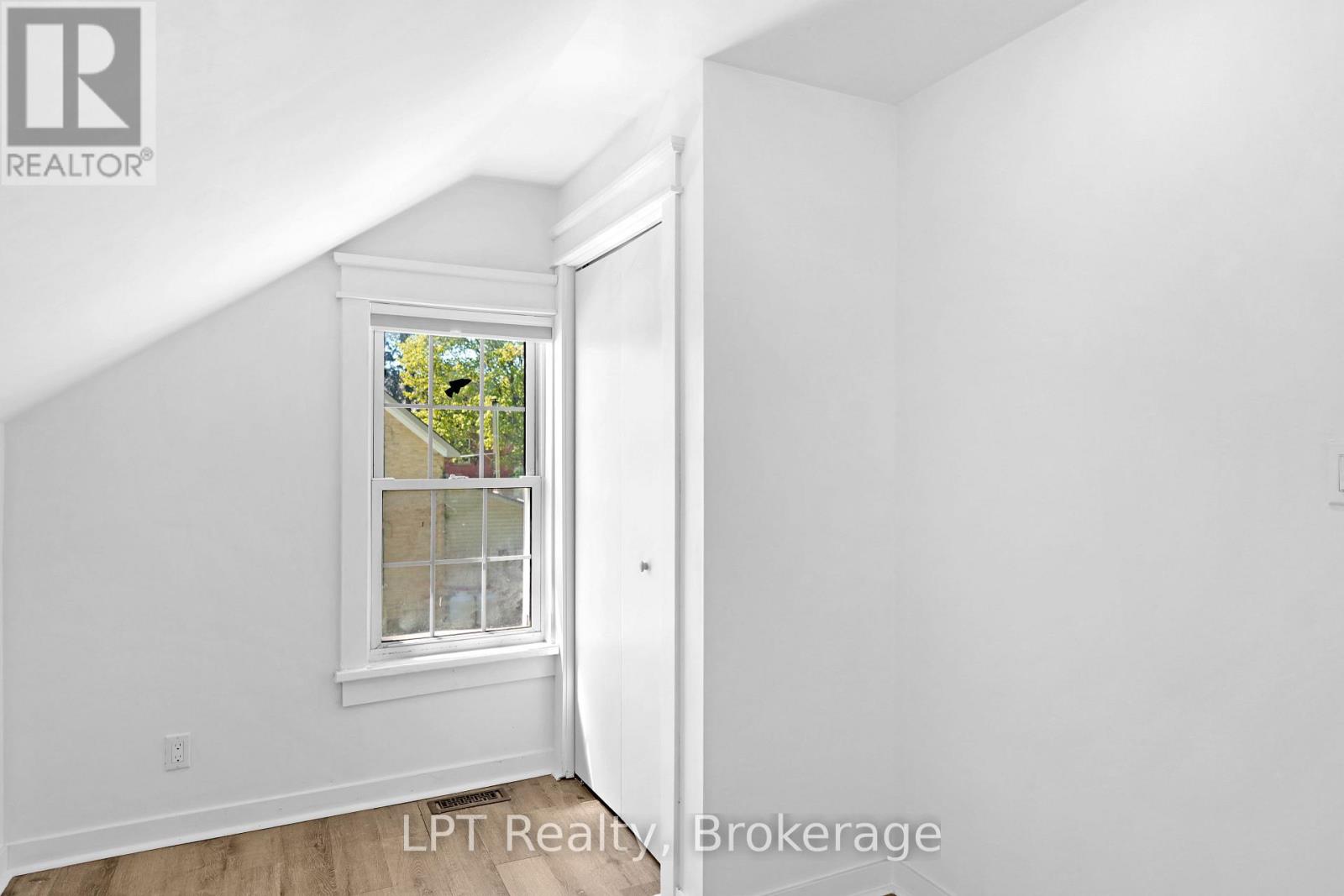 551 LOUISA STREET - Image 27