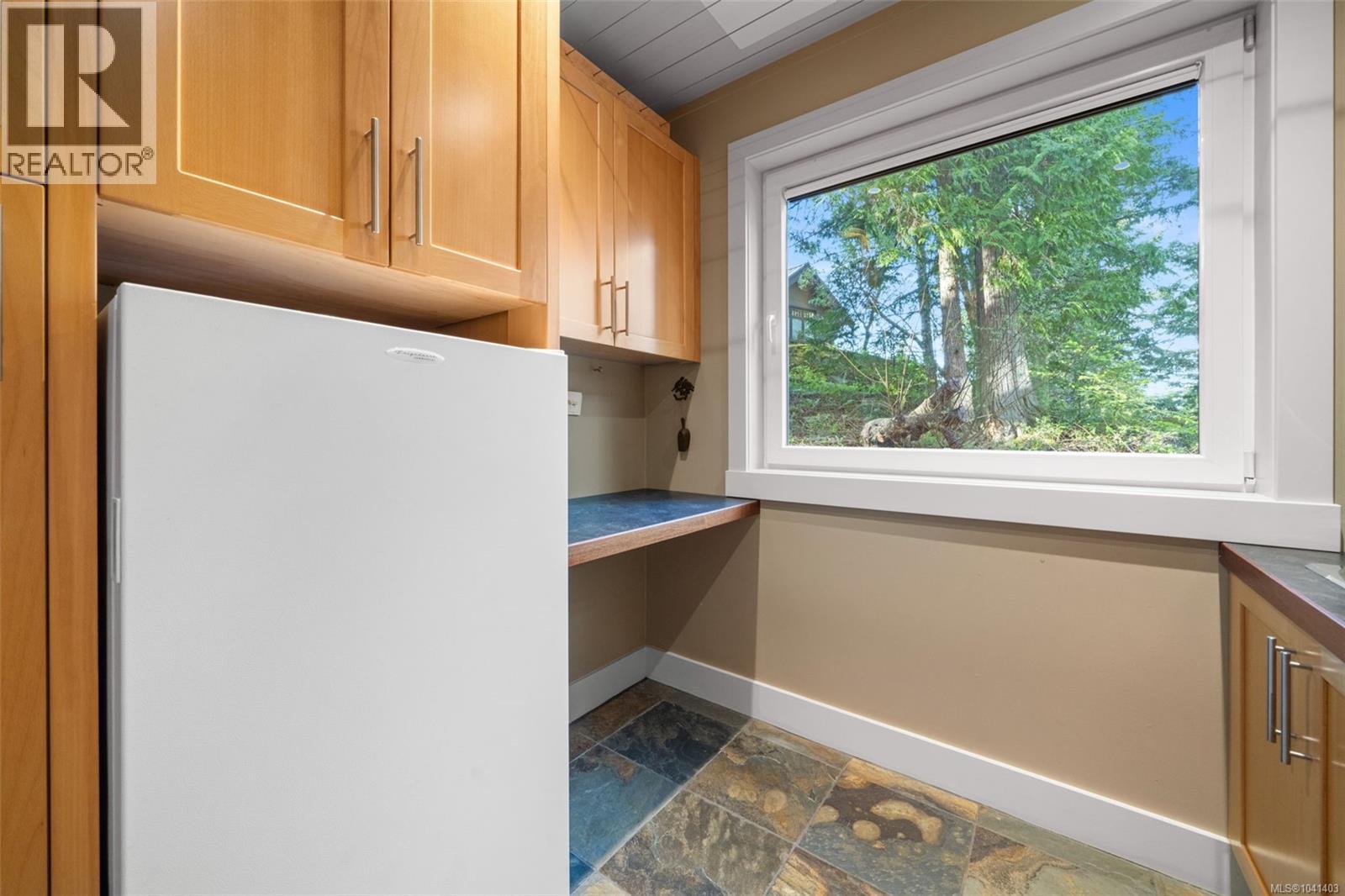 1660 Hedgerow Pl - 28