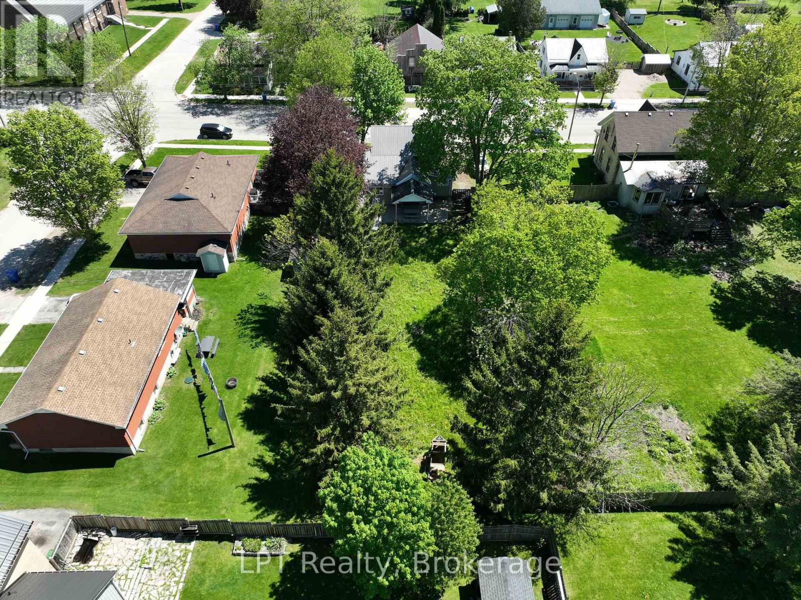 551 LOUISA STREET - 44