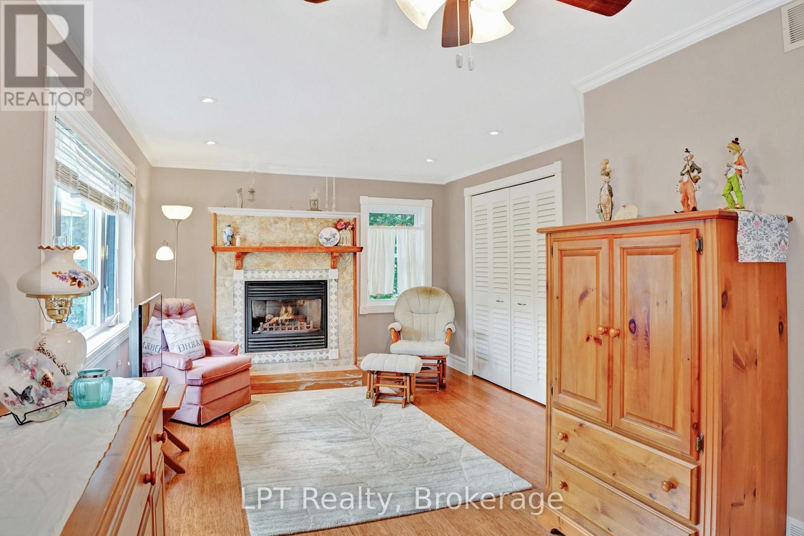 880 16TH STREET W - Image 29
