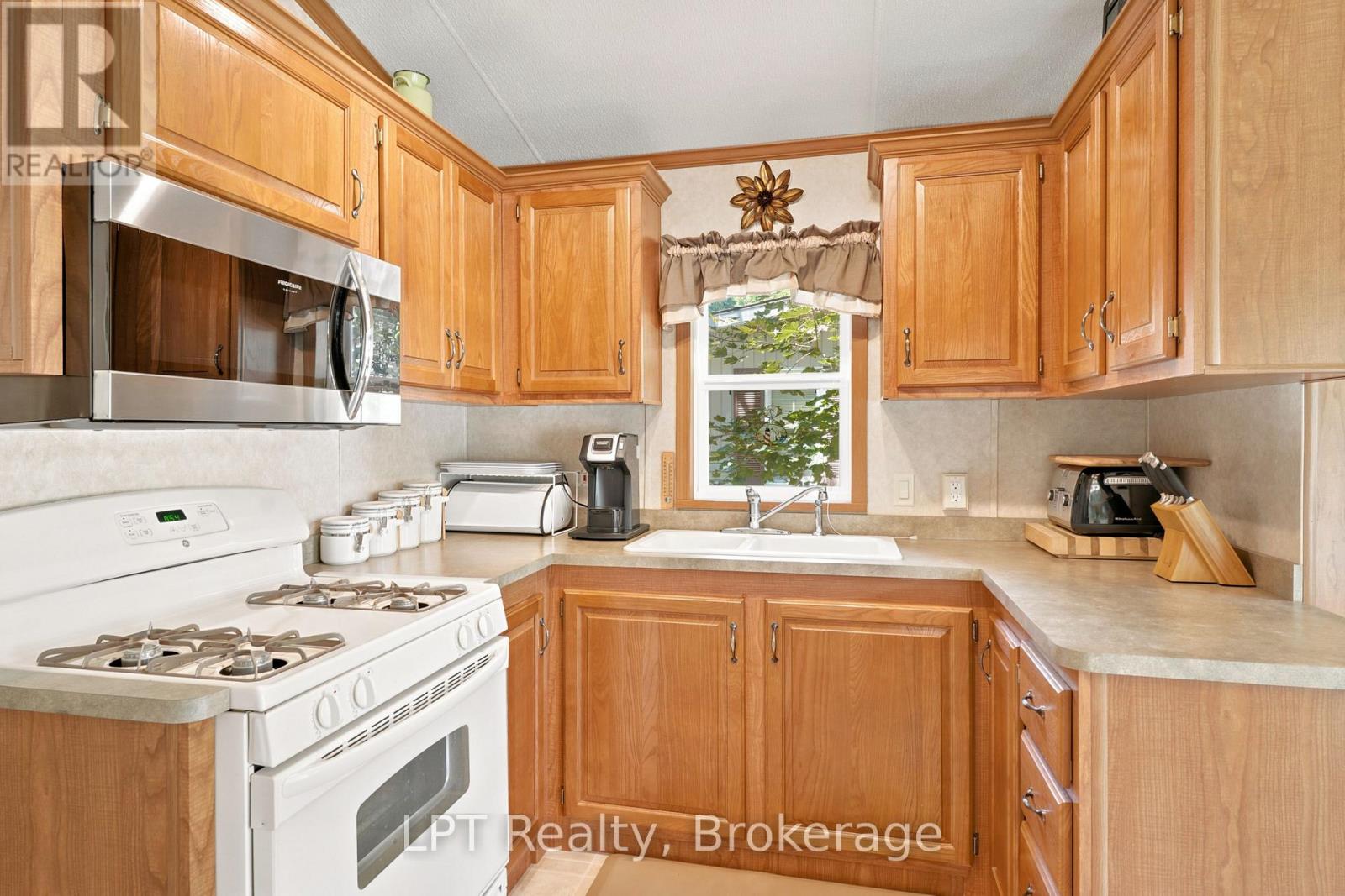 #M44 13 SOUTHLINE AVENUE - Image 12