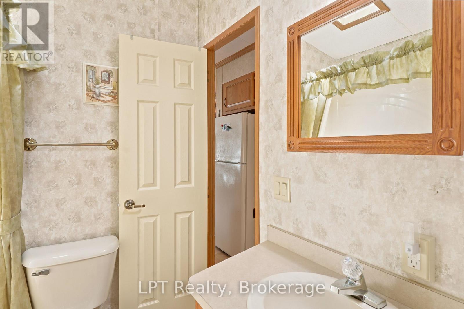 #M44 13 SOUTHLINE AVENUE - Image 17