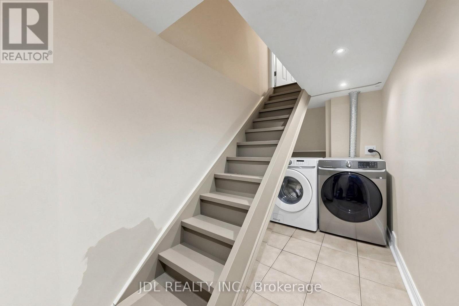 831 PAPE AVENUE - Image 26