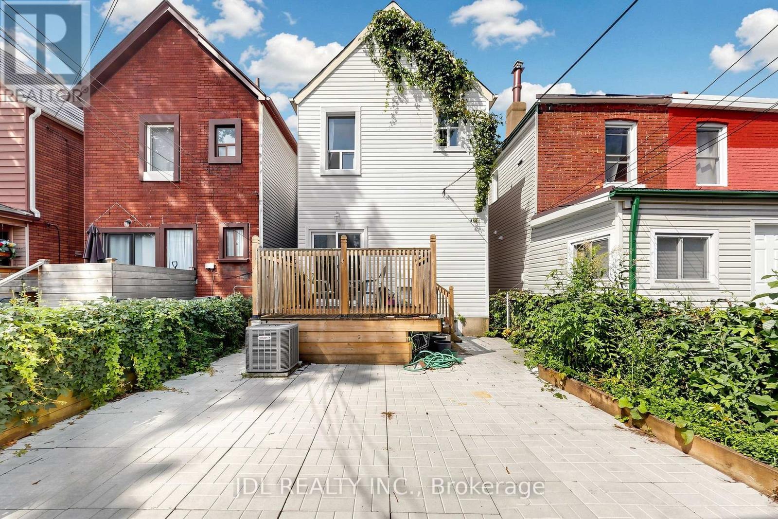 831 PAPE AVENUE - Image 34