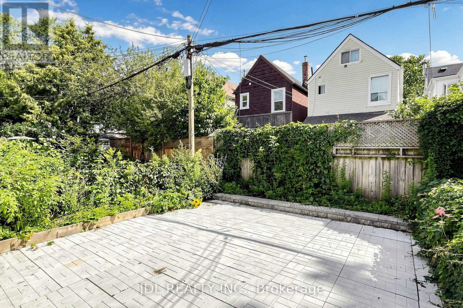 831 PAPE AVENUE - 35