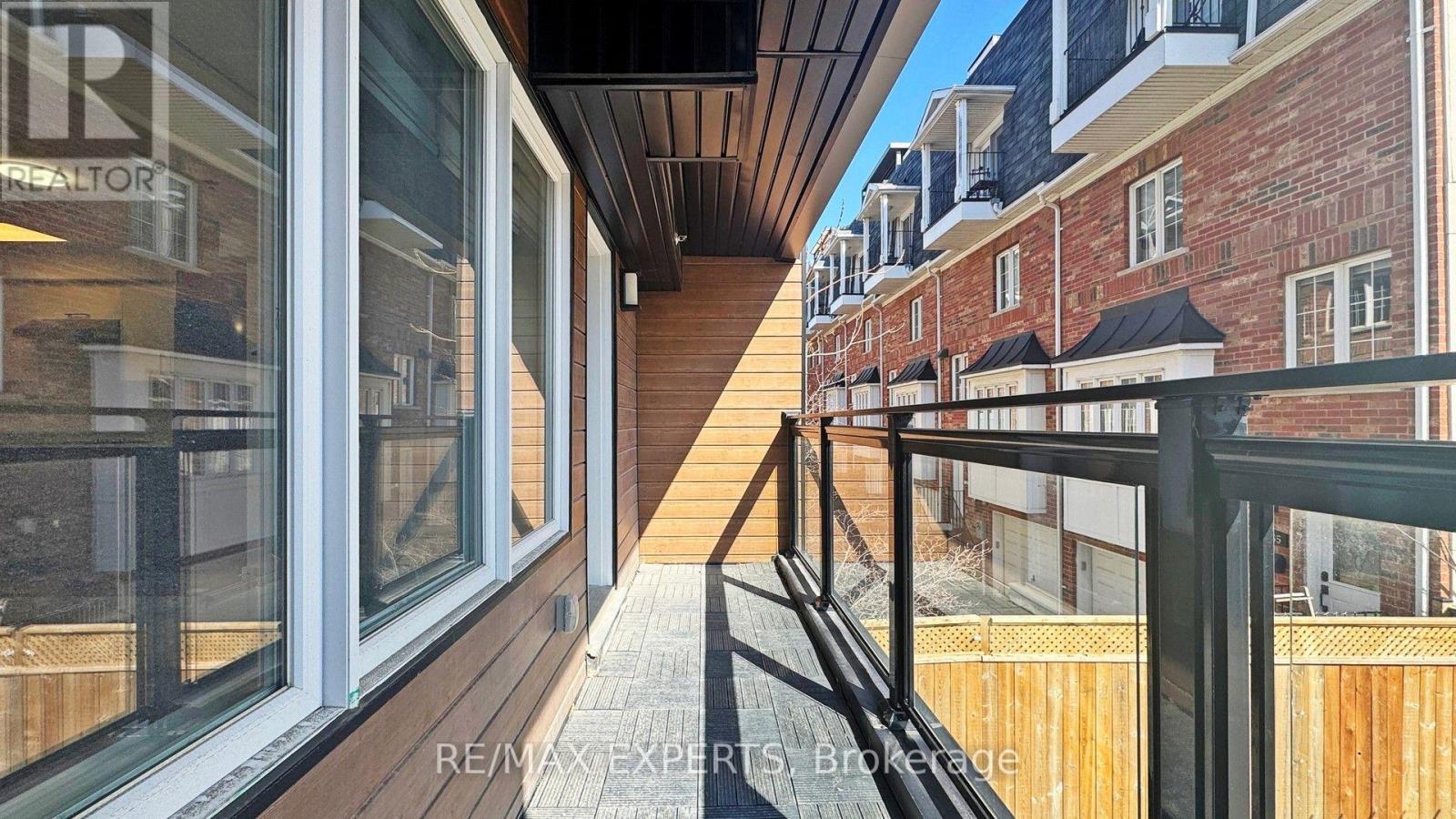 #203 45 CONNAUGHT AVENUE - 15