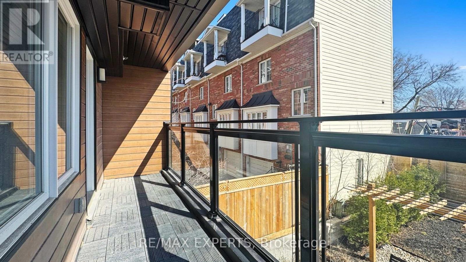 #203 45 CONNAUGHT AVENUE - 16