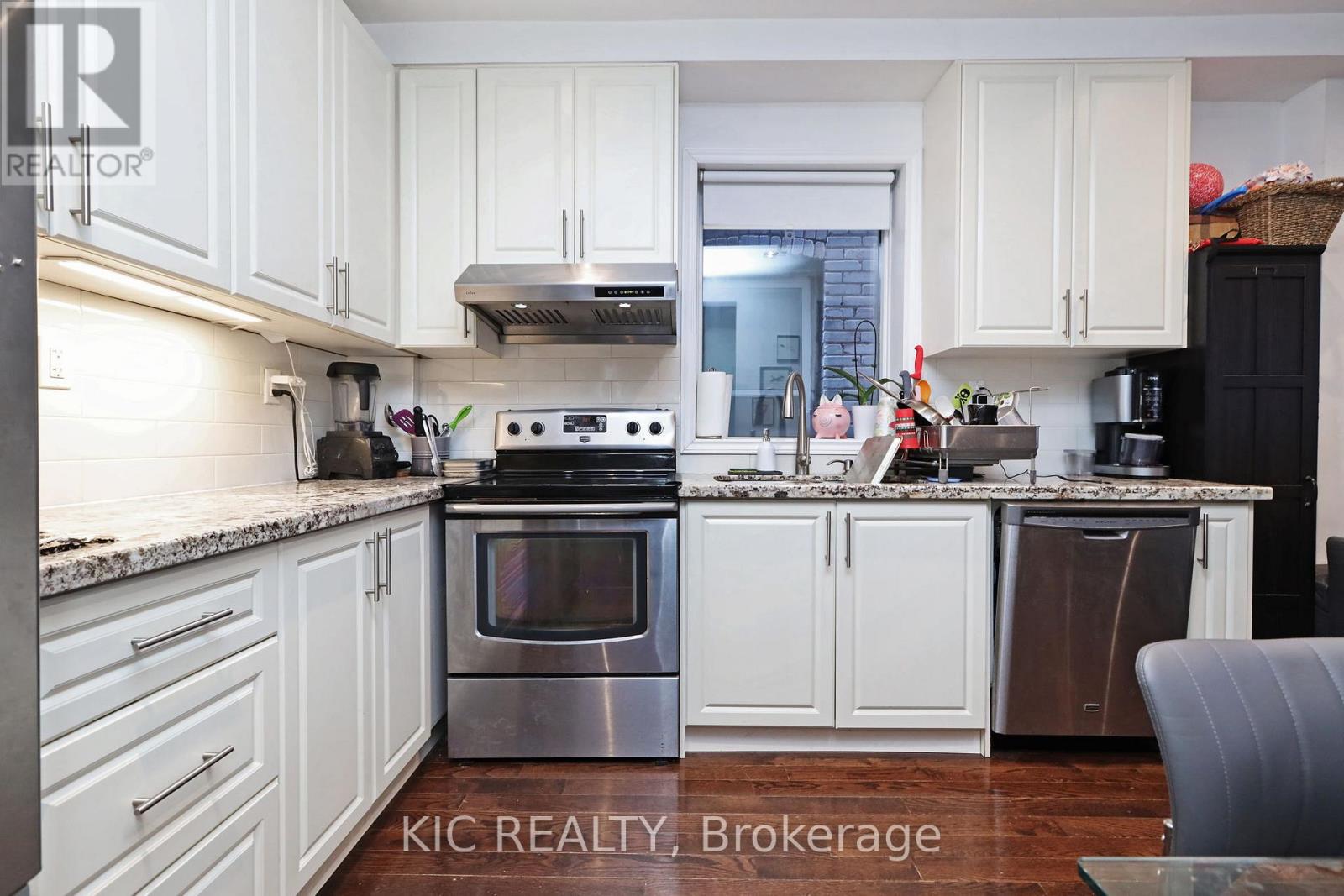 20 ASHDALE AVENUE - 10