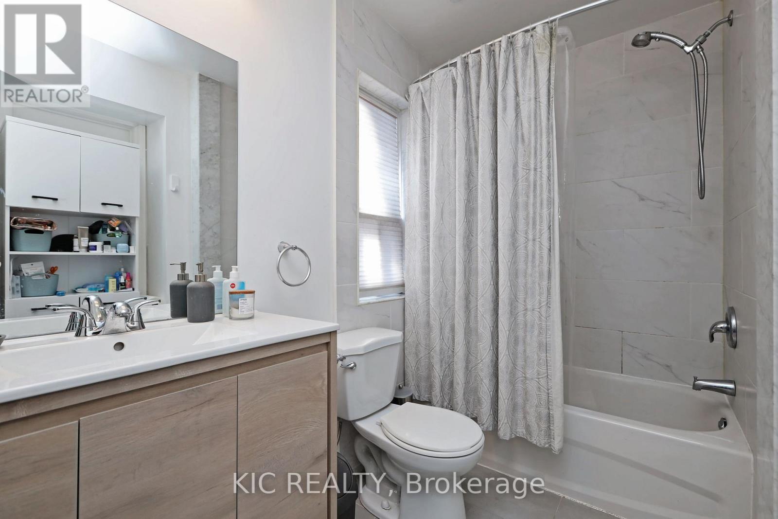 20 ASHDALE AVENUE - 11