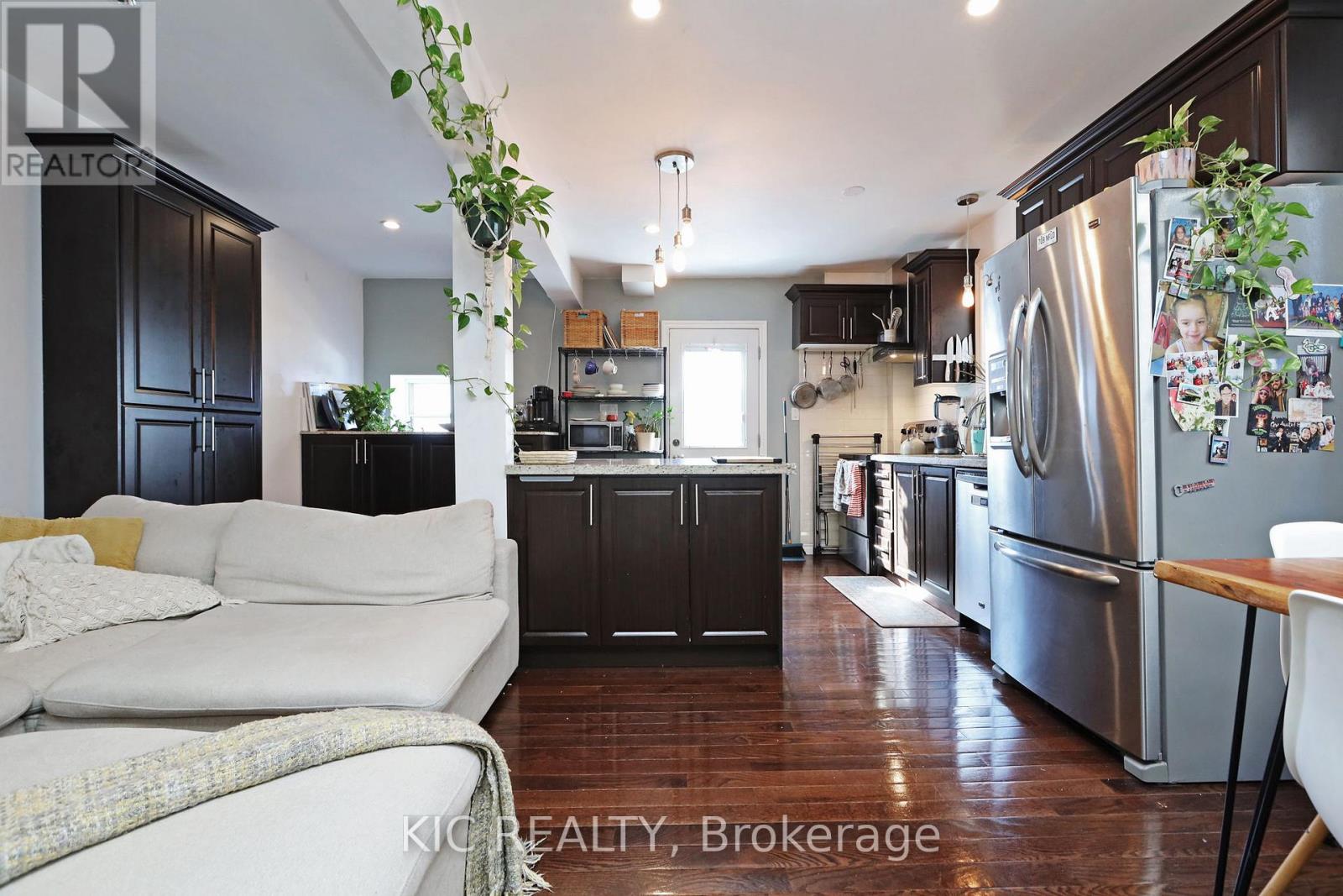 20 ASHDALE AVENUE - 14