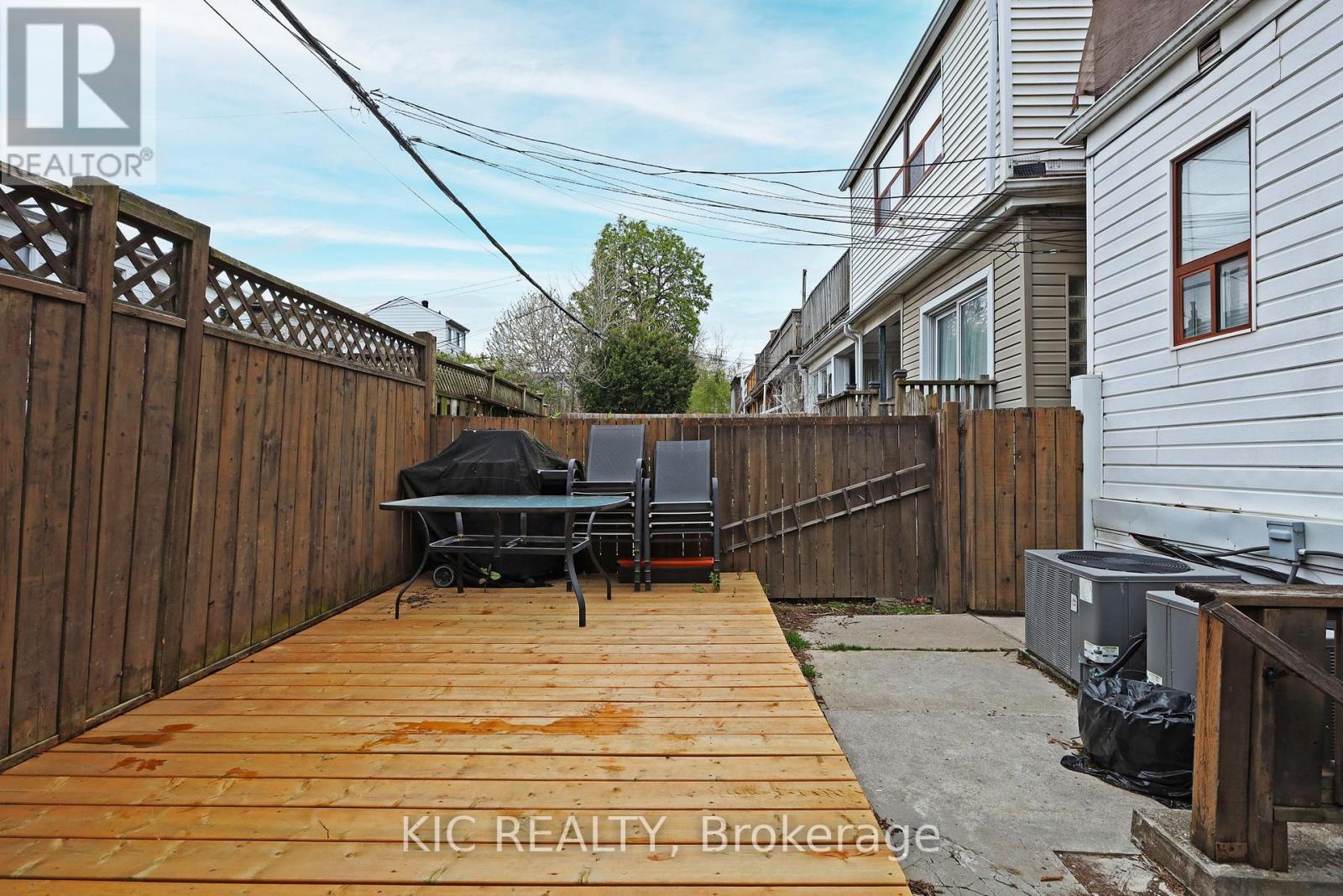 20 ASHDALE AVENUE - 34