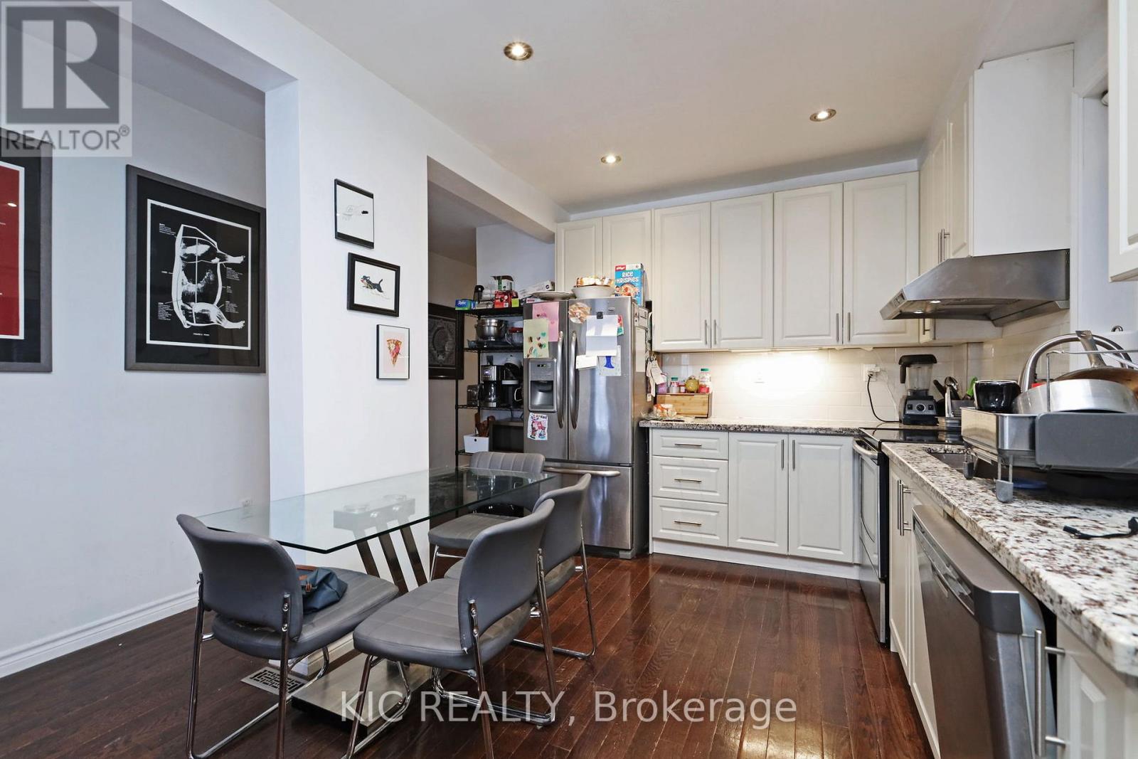 20 ASHDALE AVENUE - 8